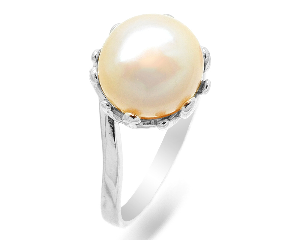 Кольцо из серебра с жемчугом
