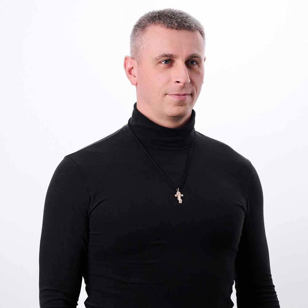 Крест из комбинированного золота