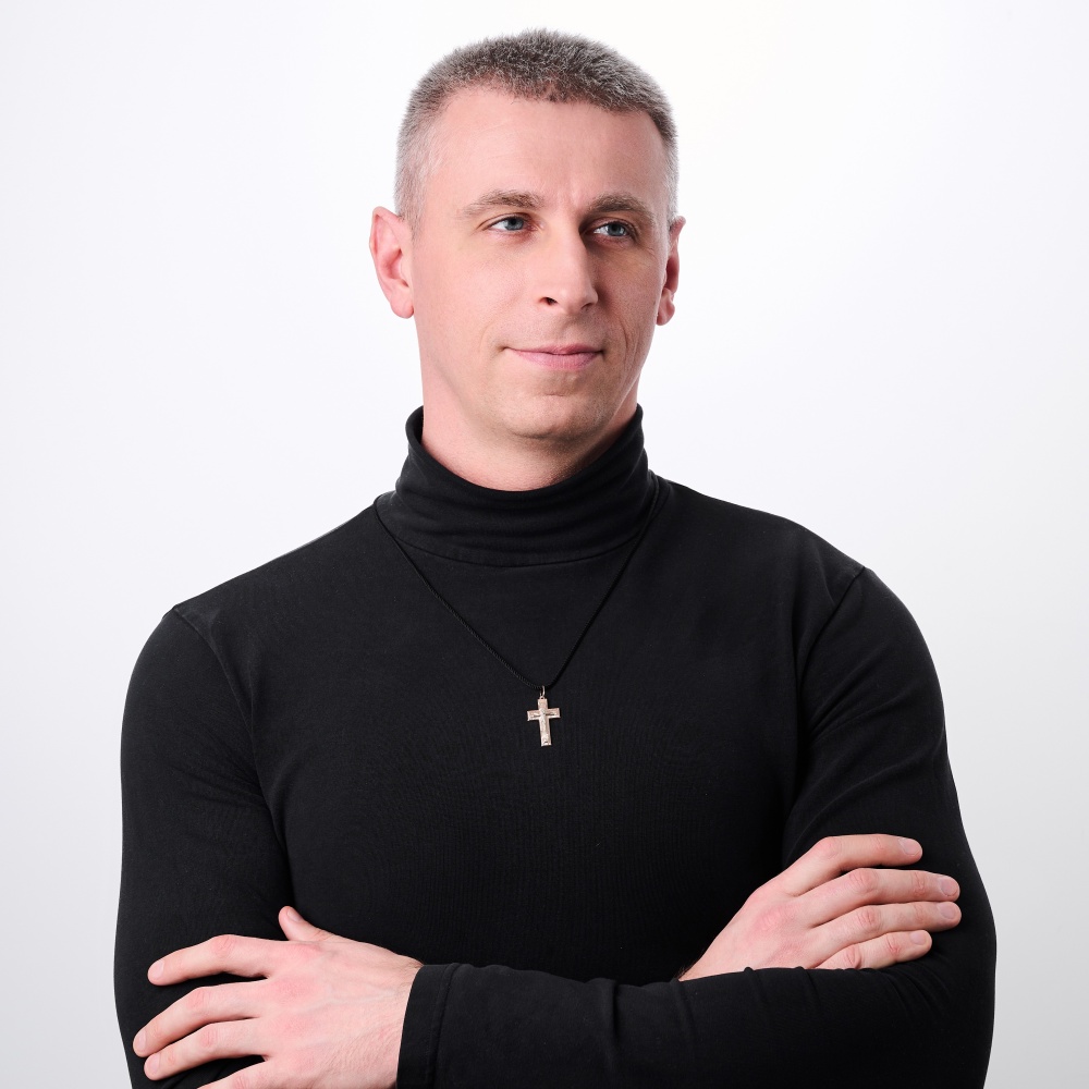Крест из комбинированного золота