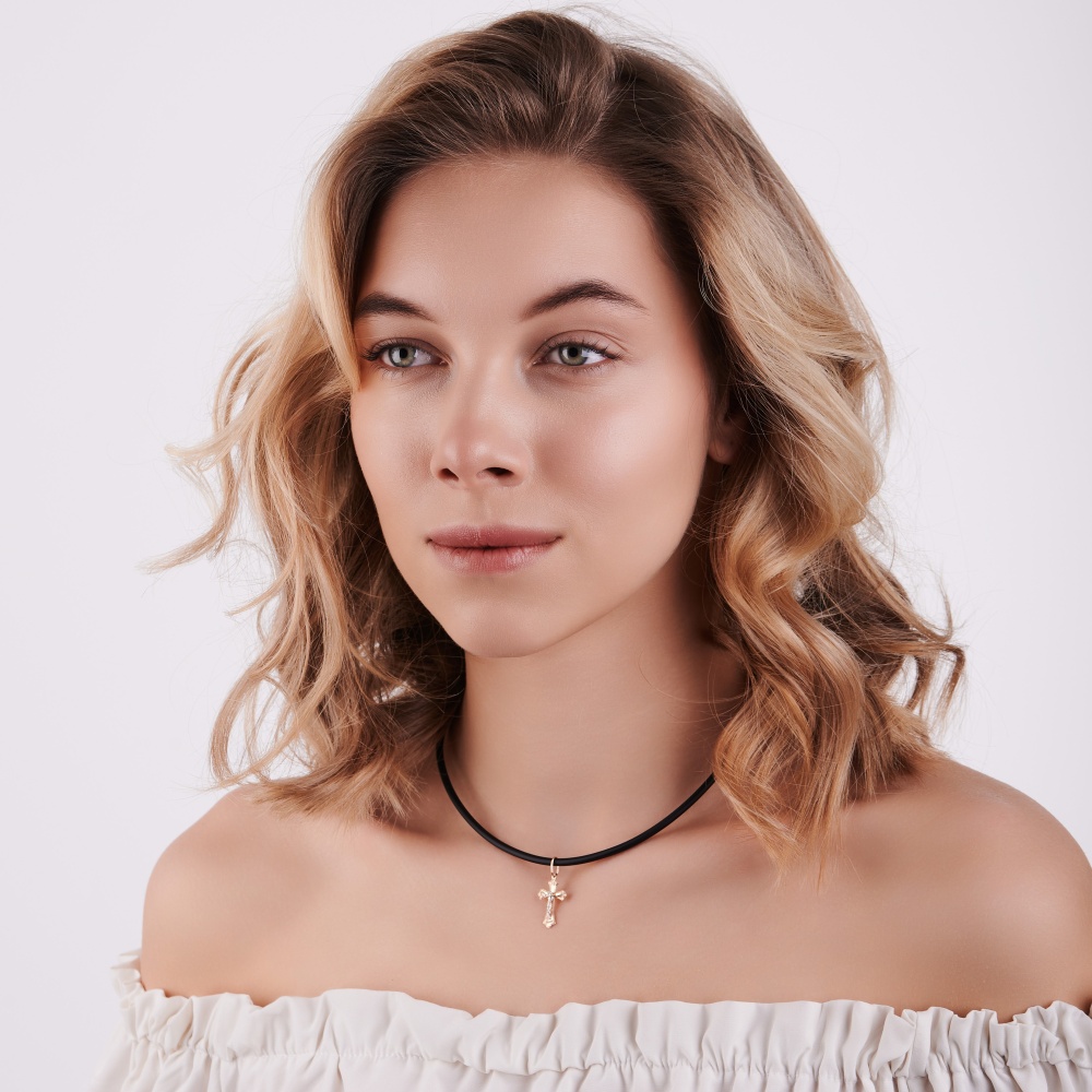 Крест из комбинированного золота