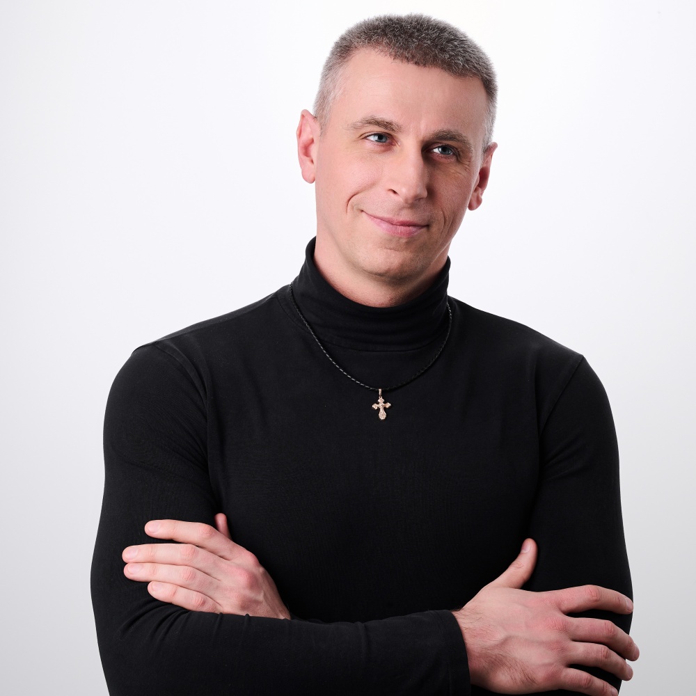 Крест из комбинированного золота